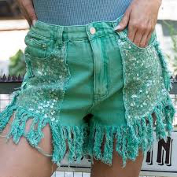 NWOT- POL- Fringed Green Denim Shorts - Picture 3 of 3